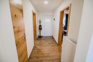apartma panda podčetrtek hodnik