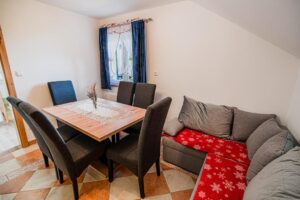 apartma panda podčetrtek jedilnica1
