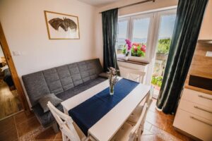 apartma zosi podčetrtek jedilnica